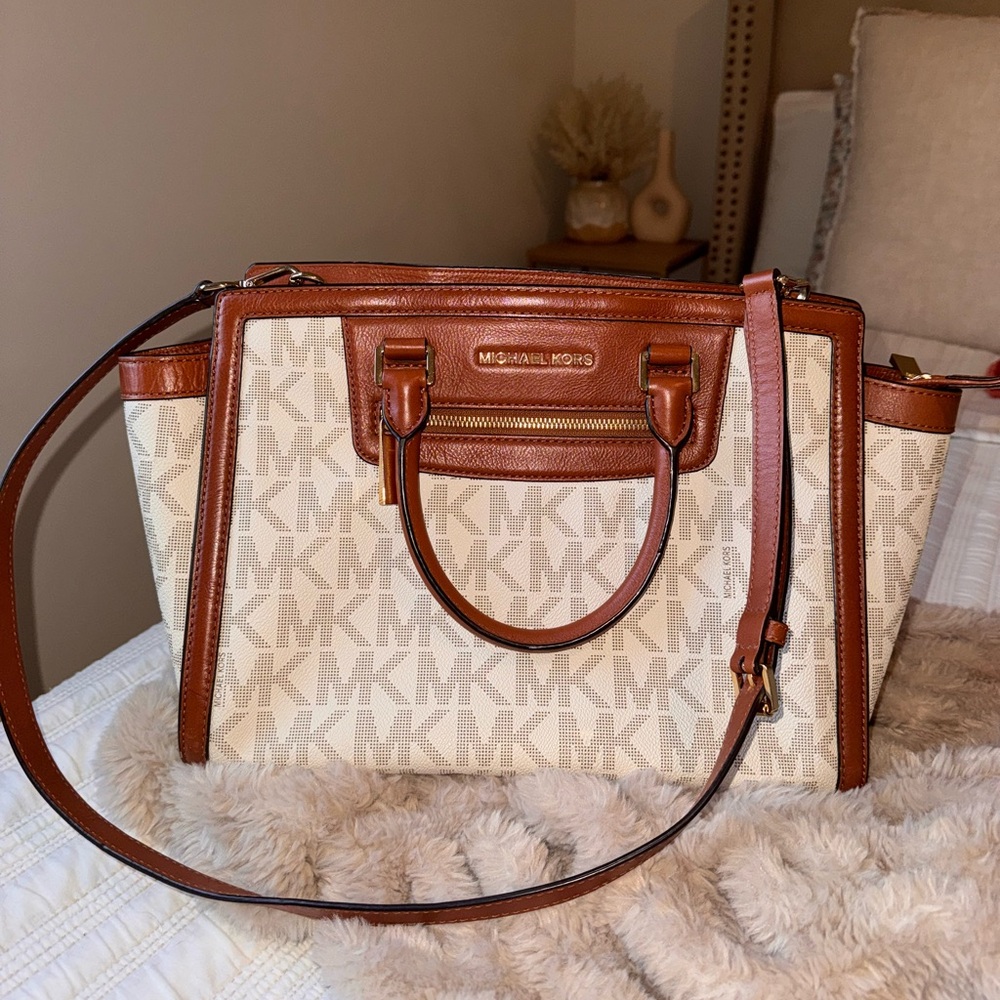 Michael Kors Large Selma Purse